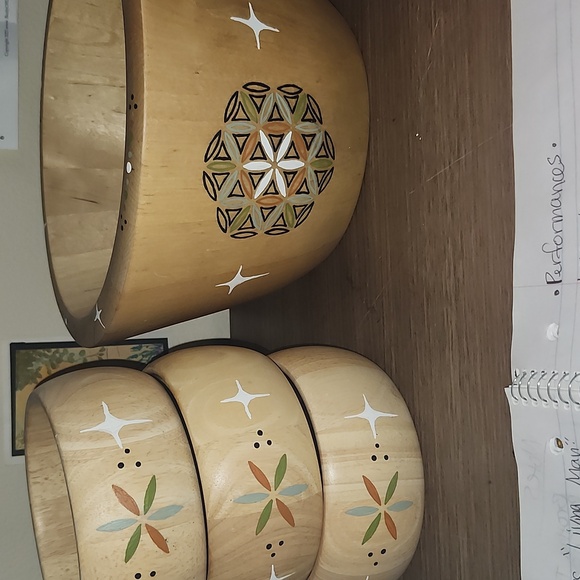 Handpainted teak bowls - Picture 4 of 4